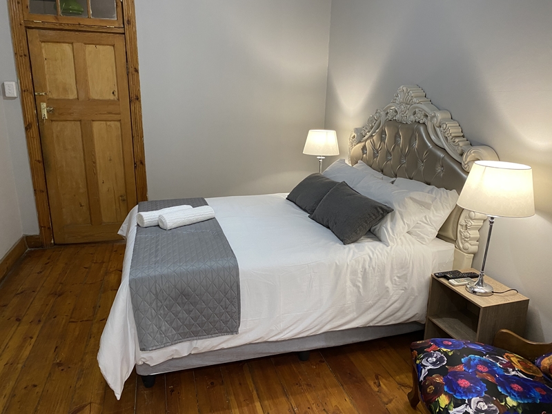 Room 8 B&B style accommodation in Waverley, Bloemfontein. 12 rooms accommodate up to 26 guests at Boutique@Milner