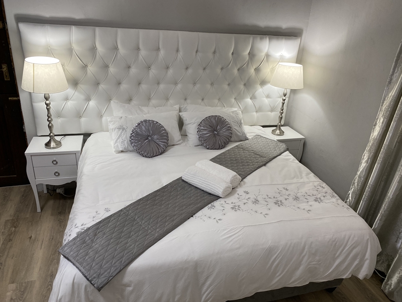 Room 7 B&B style accommodation in Waverley, Bloemfontein. 12 rooms accommodate up to 26 guests at Boutique@Milner