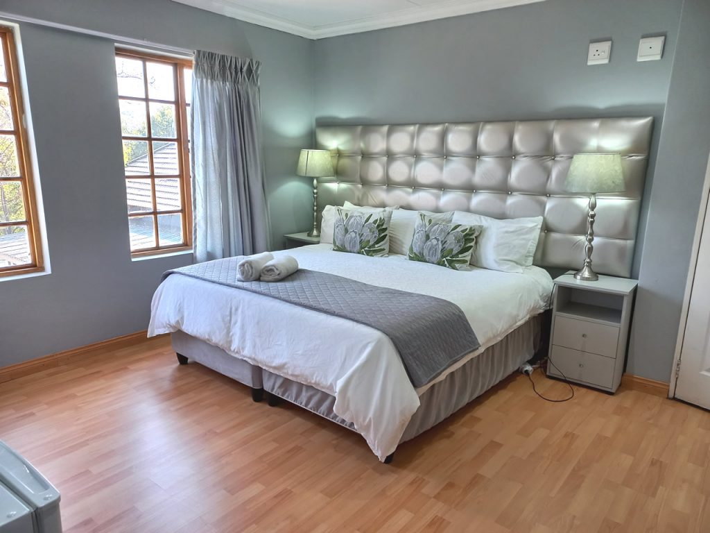 Room 4 B&B style accommodation in Waverley, Bloemfontein. 12 rooms accommodate up to 26 guests at Boutique@Milner